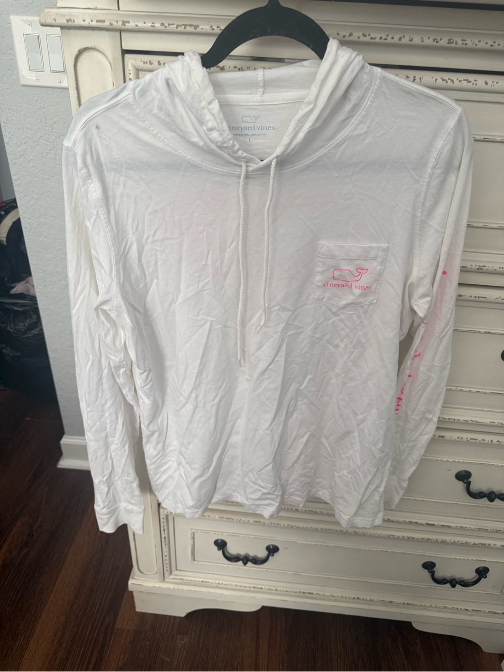 Vineyard Vines Women’s White Long-Sleeve Hoodie Tee with Pink Logo